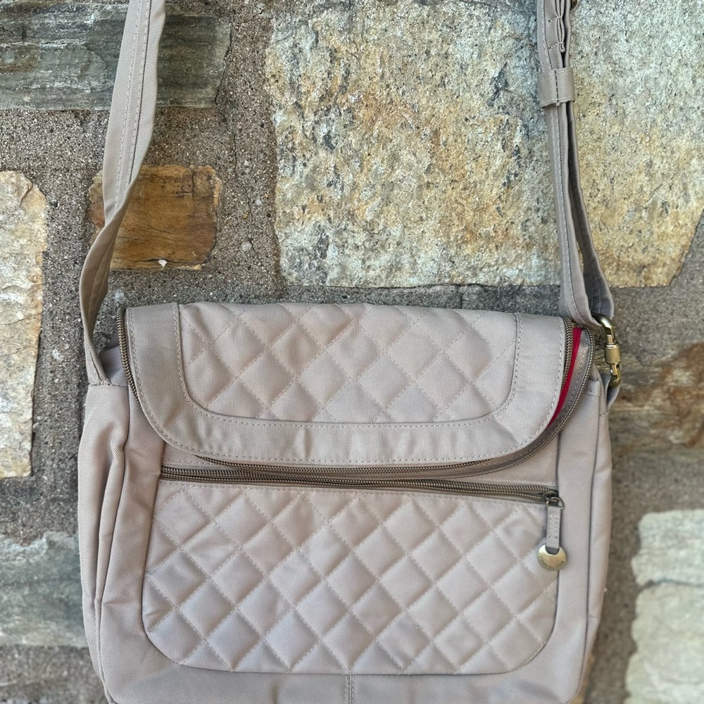 Travelon Quilted Beige Crossbody Bag